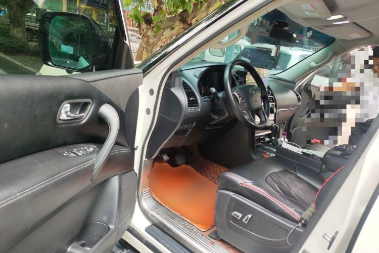 Used Nissan Patrol 2016 Y62 4.0L LE Middle East Edition Driver Seat