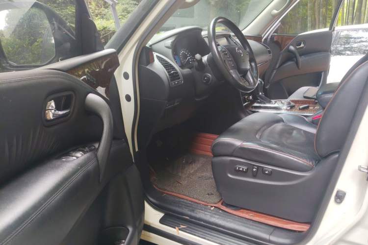 Used Nissan Patrol 2016 5.6L Standard Edition Driver Seat