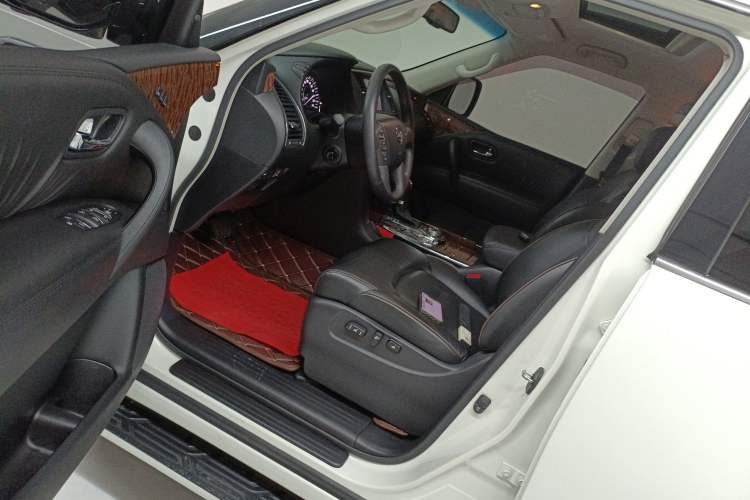 Used Nissan Patrol 2016 5.6L Standard Edition Driver Seat