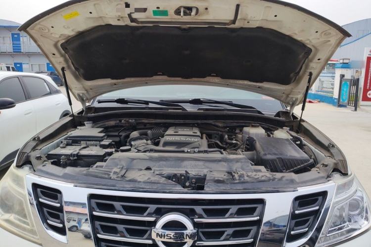 Used Nissan Patrol  Engine Bay