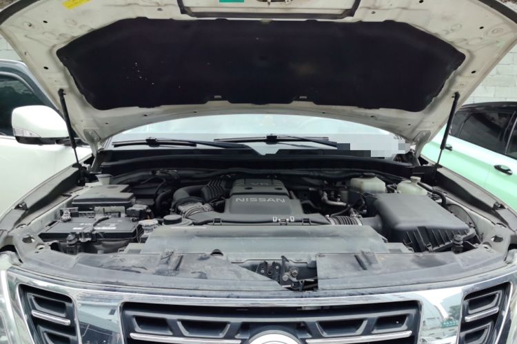 Used Nissan Patrol  Engine Bay