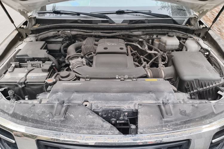 Used Nissan Patrol  Engine Bay
