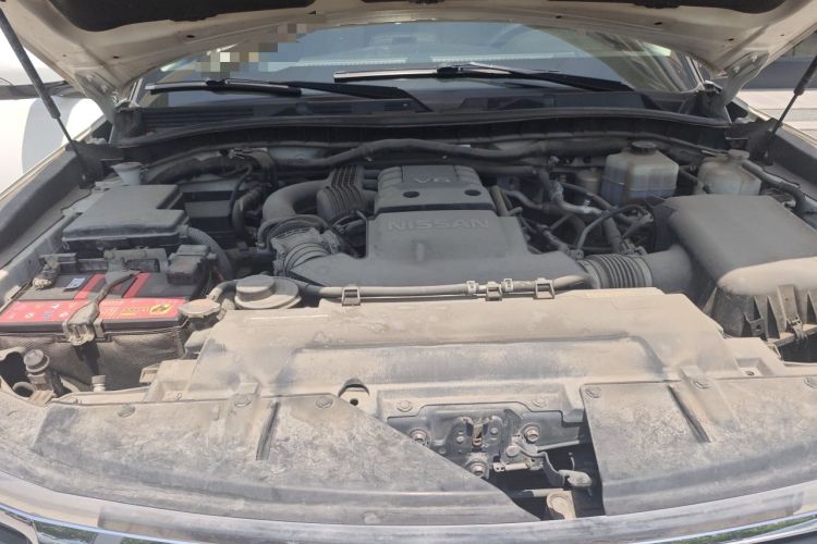 Used Nissan Patrol  Engine Bay