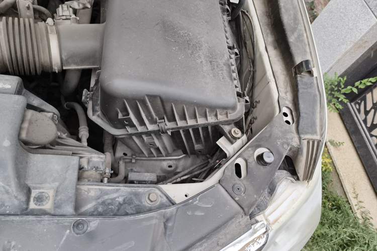 Used Nissan Patrol  Engine Bay Left