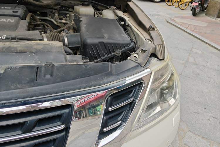 Used Nissan Patrol  Engine Bay Left