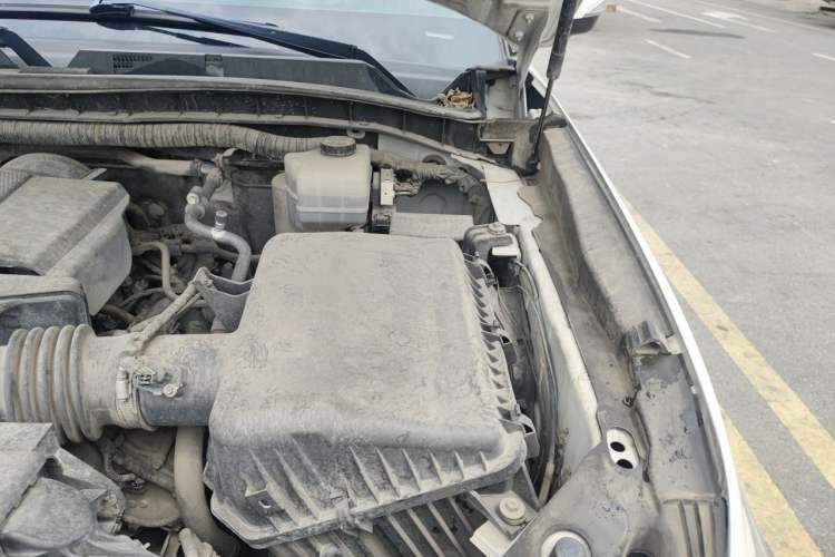 Used Nissan Patrol 2016 5.6L LE Engine Bay Left