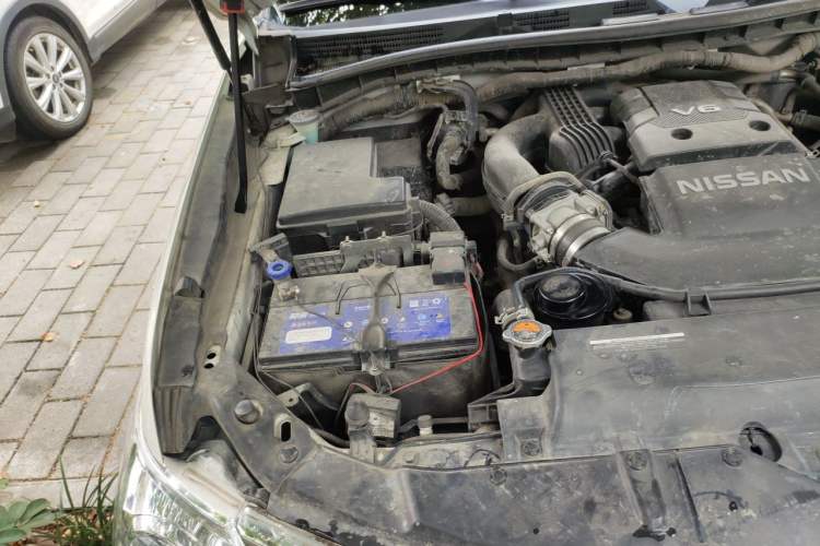 Used Nissan Patrol 2016 Y62 4.0L LE Middle East Edition Engine Bay Right
