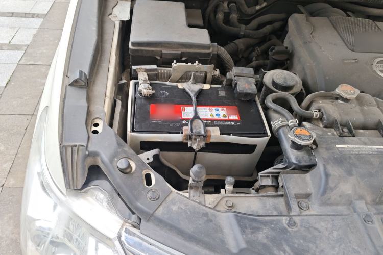 Used Nissan Patrol  Engine Bay Right