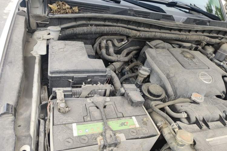 Used Nissan Patrol 2016 5.6L LE Engine Bay Right