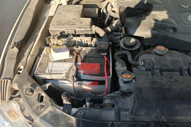 Used Nissan Patrol 2016 5.6L Standard Edition Engine Bay Right