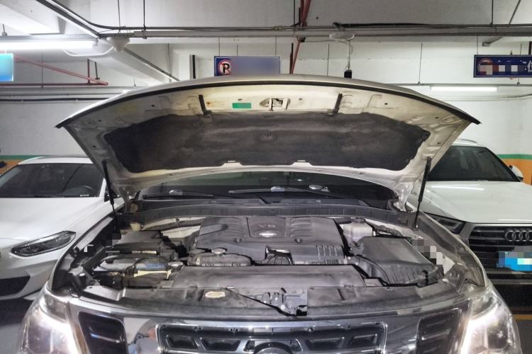 Used Nissan Patrol  Engine Bay