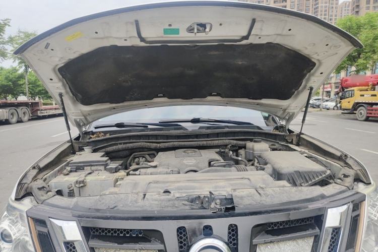 Used Nissan Patrol 2016 5.6L LE Engine Bay
