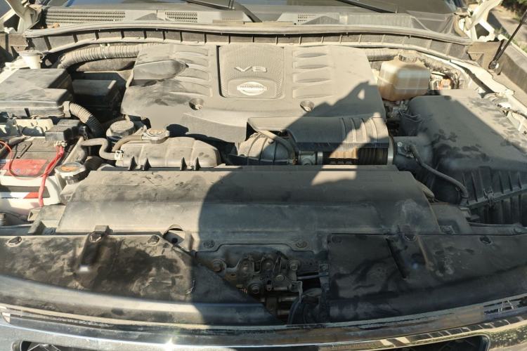 Used Nissan Patrol 2016 5.6L Standard Edition Engine Bay