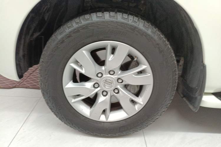 Used Nissan Patrol 2016 5.6L Standard Edition Exterior 4