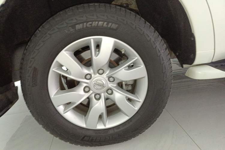 Used Nissan Patrol 2016 5.6L Standard Edition Exterior 5