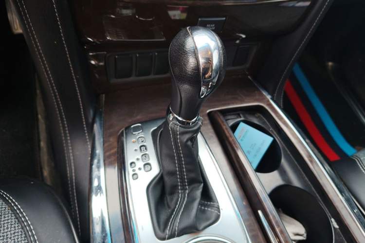 Used Nissan Patrol  Gear Lever
