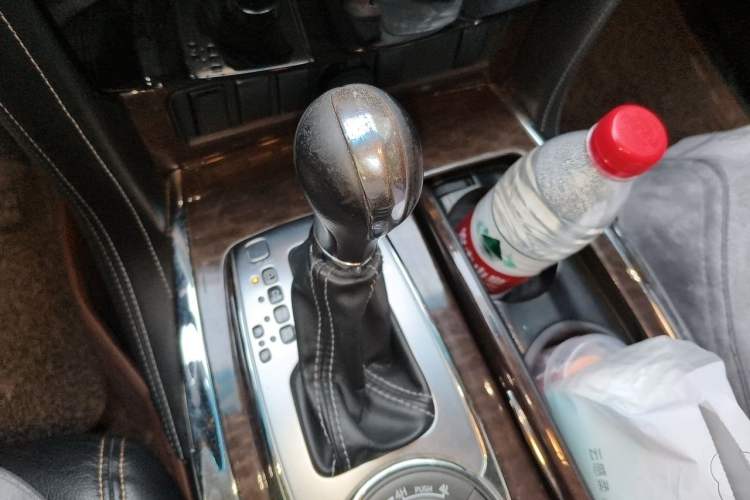 Used Nissan Patrol  Gear Lever