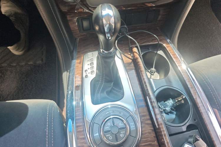 Used Nissan Patrol  Gear Lever