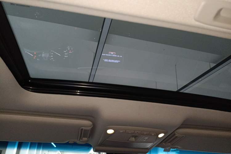 Used Nissan Patrol 2016 5.6L Standard Edition Headliner