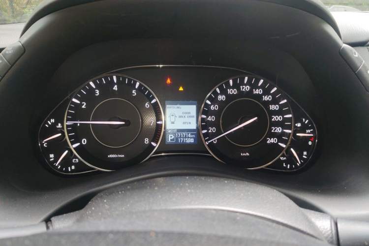 Used Nissan Patrol 2016 5.6L Standard Edition Instrument Cluster