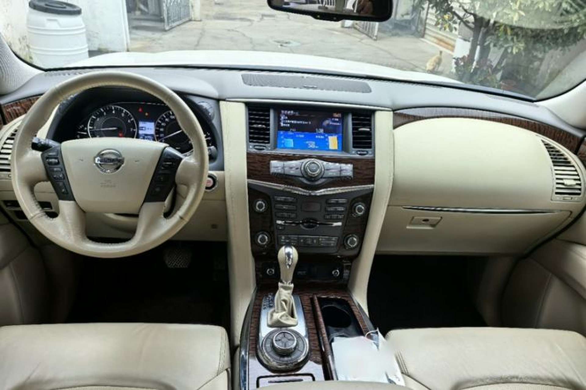 Used Nissan Patrol 2016 5.6L Standard Edition Interior 1