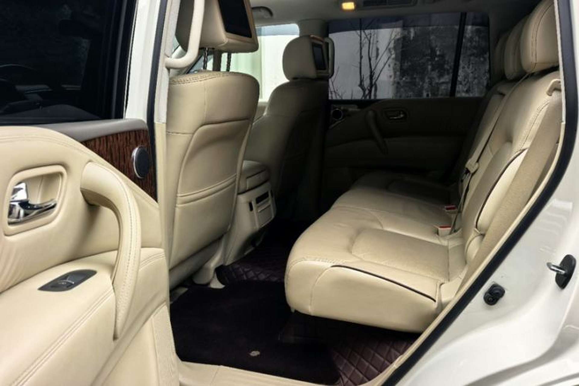 Used Nissan Patrol 2016 5.6L Standard Edition Interior 3