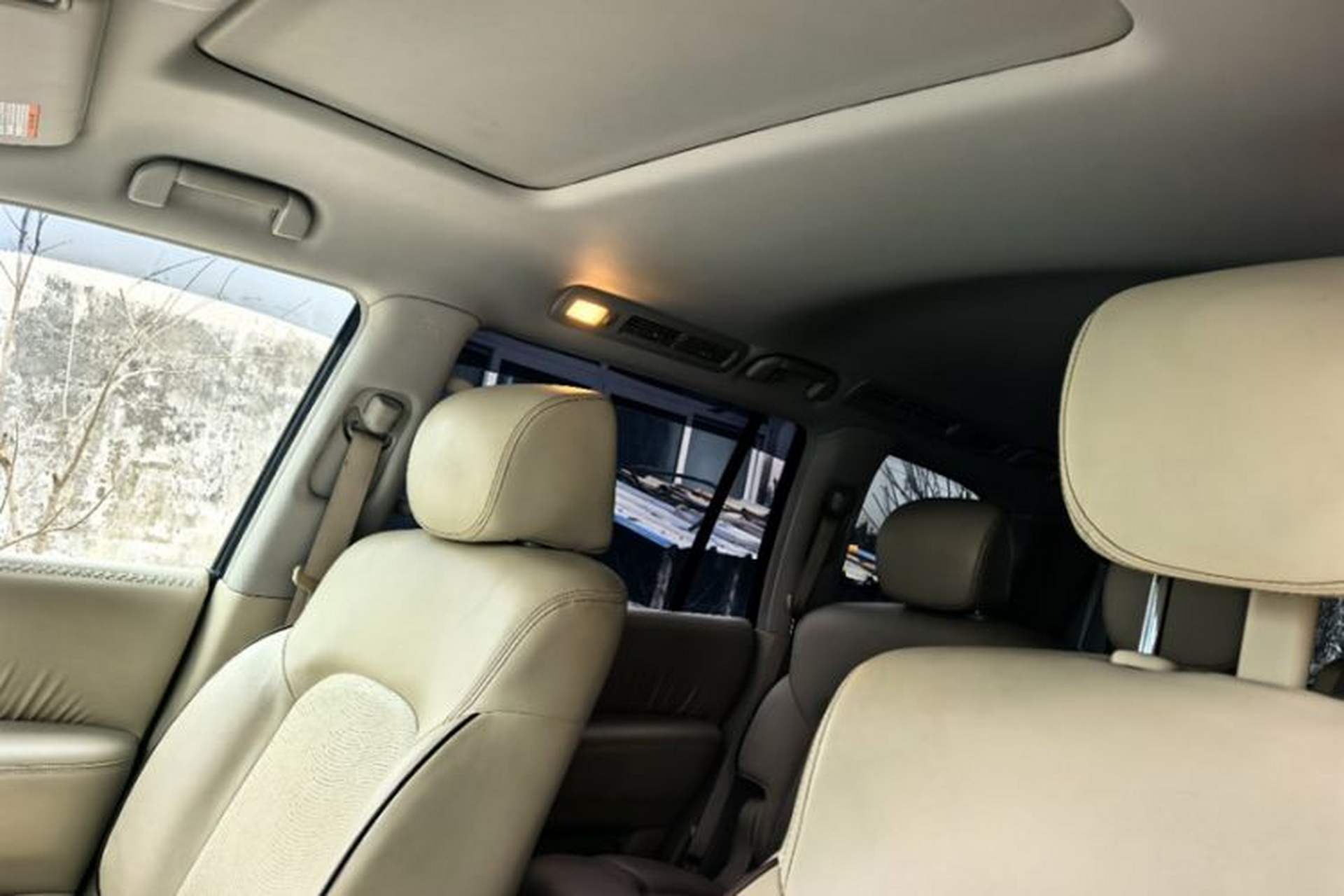 Used Nissan Patrol 2016 5.6L Standard Edition Interior 4