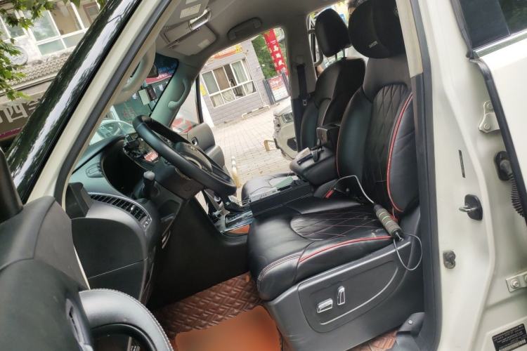 Used Nissan Patrol 2016 Y62 4.0L LE Middle East Edition Left Front Seat