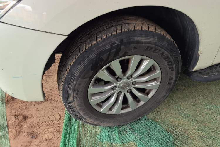 Used Nissan Patrol 2016 5.6L XE Middle East Left Front Wheel Hub