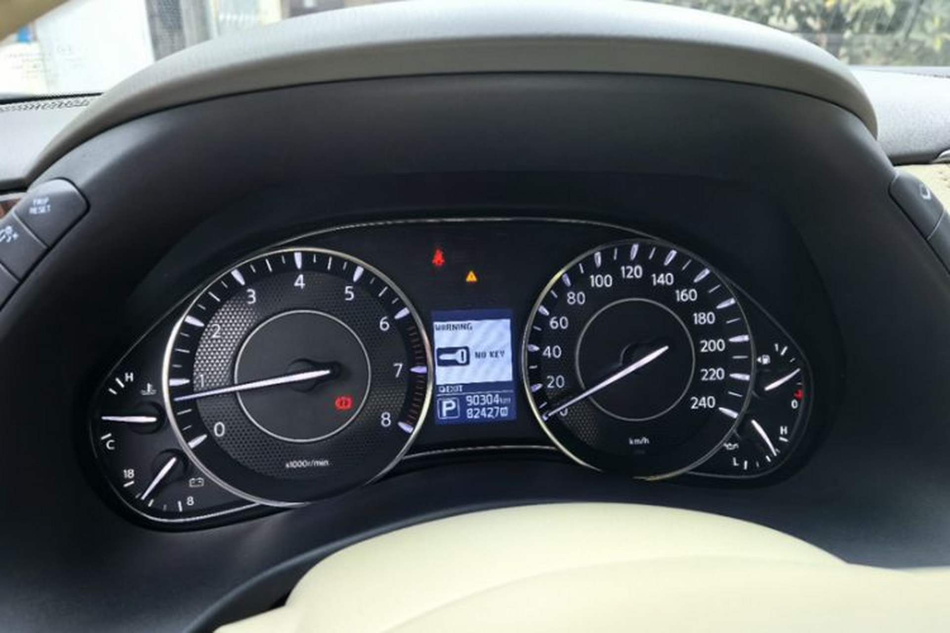 Used Nissan Patrol 2016 5.6L Standard Edition Odometer Close Up