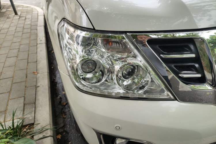 Used Nissan Patrol 2016 Y62 4.0L LE Middle East Edition Right Front Headlight