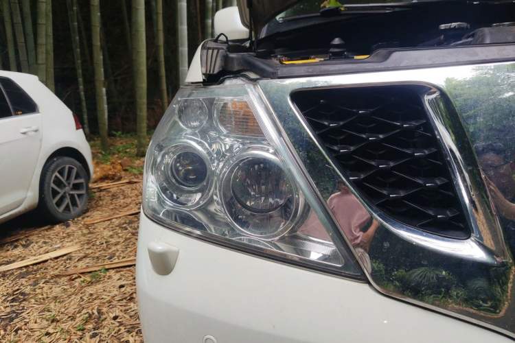 Used Nissan Patrol 2016 5.6L Standard Edition Right Front Headlight