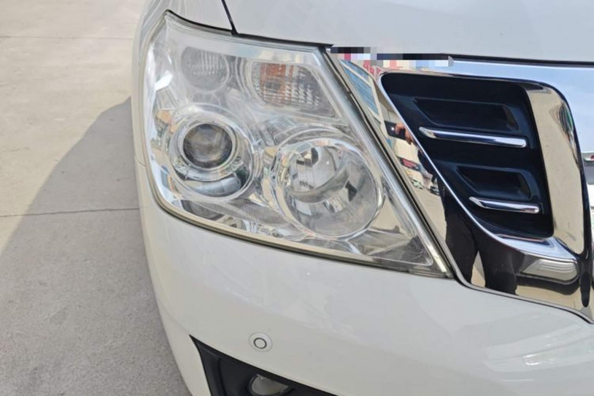 Used Nissan Patrol  Right Front Headlight