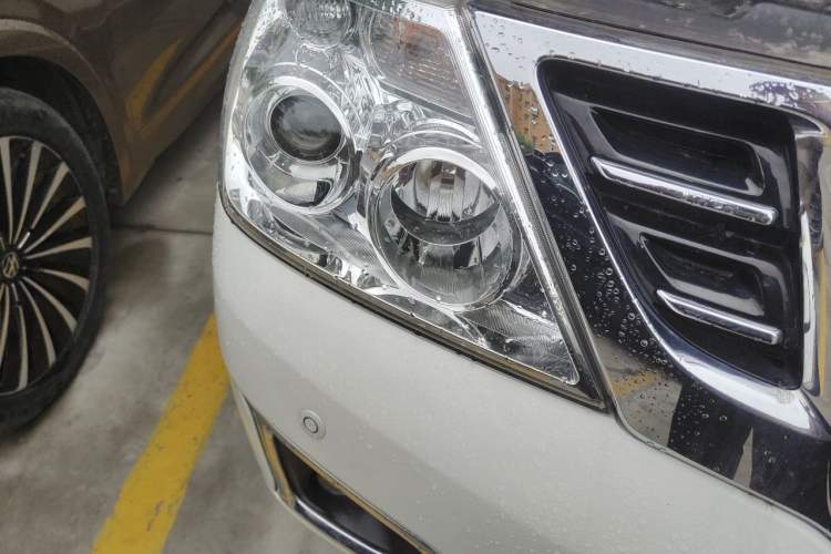 Used Nissan Patrol  Right Front Headlight