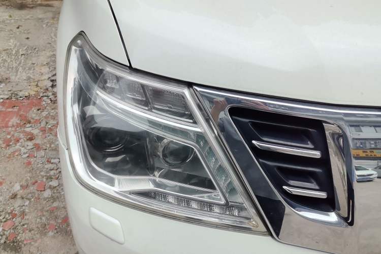 Used Nissan Patrol  Right Front Headlight