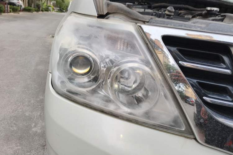 Used Nissan Patrol  Right Front Headlight