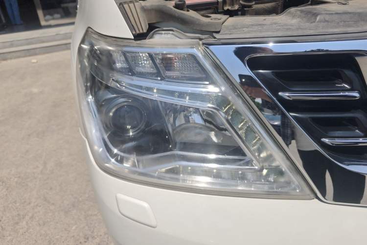 Used Nissan Patrol  Right Front Headlight