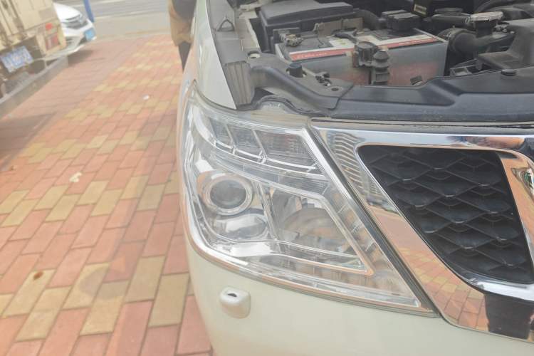 Used Nissan Patrol 2016 5.6L Standard Edition Right Front Headlight