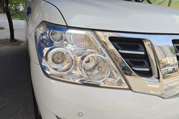 Used Nissan Patrol  Right Front Headlight