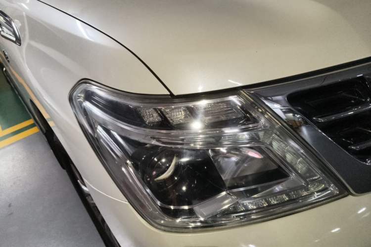 Used Nissan Patrol  Right Front Headlight