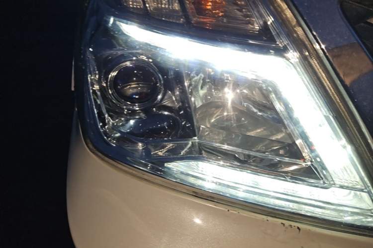 Used Nissan Patrol  Right Front Headlight