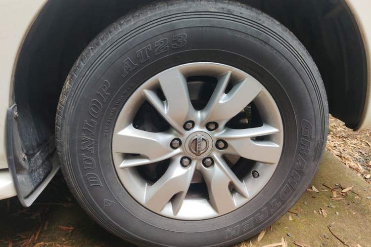 Used Nissan Patrol 2016 5.6L Standard Edition Right Front Wheel Hub