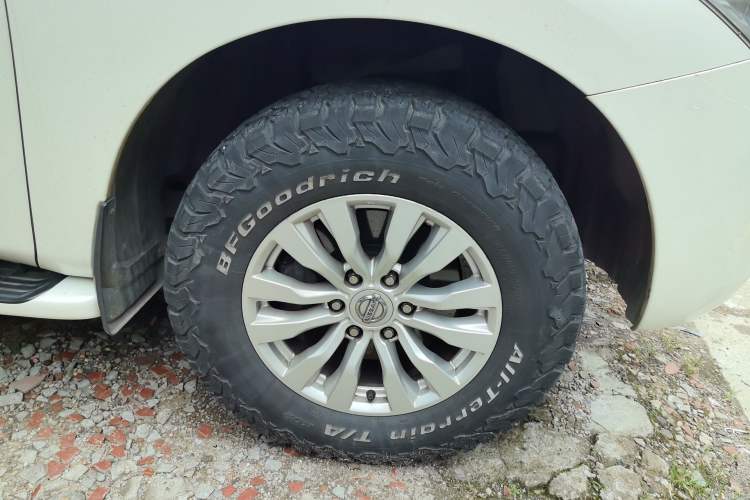 Used Nissan Patrol  Right Front Wheel Hub