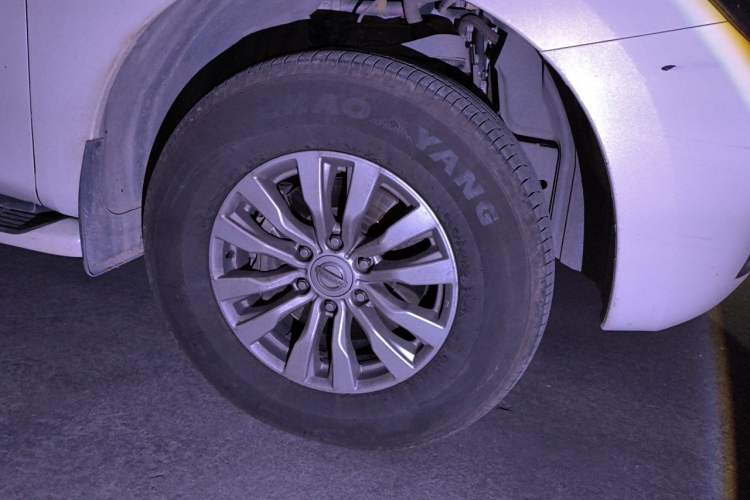 Used Nissan Patrol 2016 Y62 4.0L LE Middle East Edition Right Front Wheel Hub