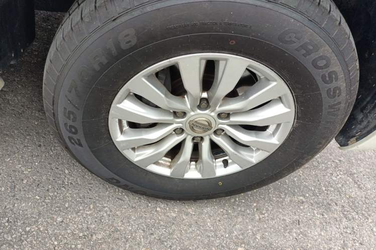 Used Nissan Patrol  Right Front Wheel Hub