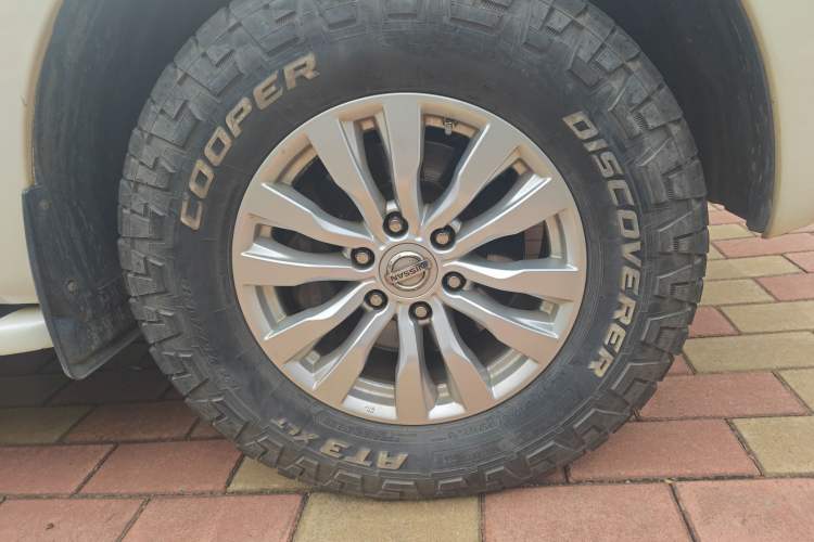 Used Nissan Patrol 2016 5.6L Standard Edition Right Front Wheel Hub