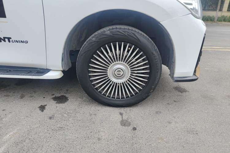 Used Nissan Patrol 2016 5.6L LE Right Front Wheel Hub