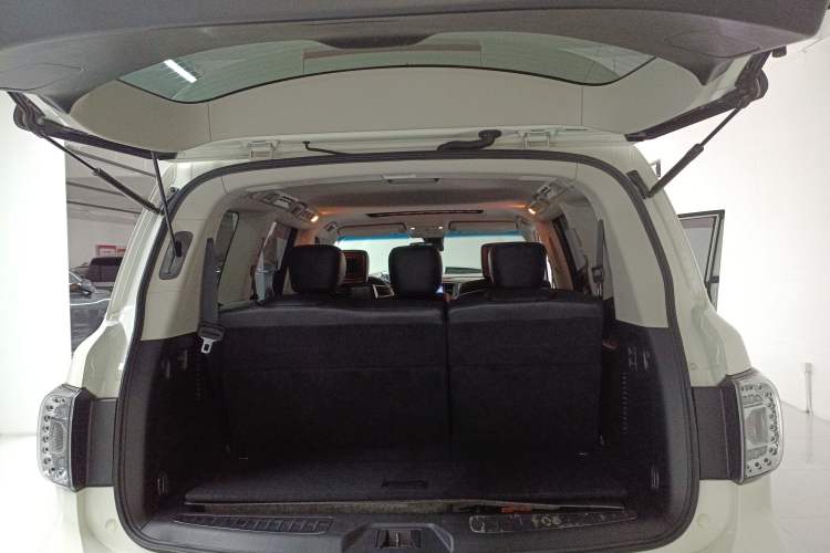Used Nissan Patrol 2016 5.6L Standard Edition Trunk