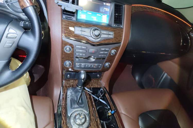 Used Nissan Patrol 2017 4.0L XE Middle East Version Audio And AC Panel