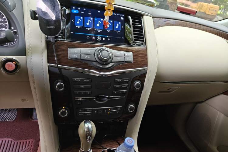 Used Nissan Patrol  Audio And AC Panel